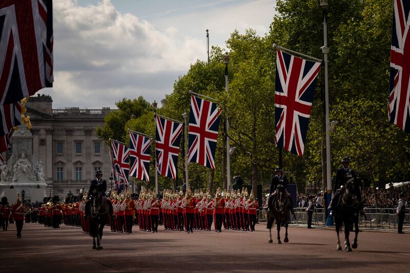 Reina sale por última vez de Palacio de Buckingham