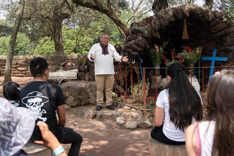 Volcán-Popocatépetl-mexicano-rinde-culto