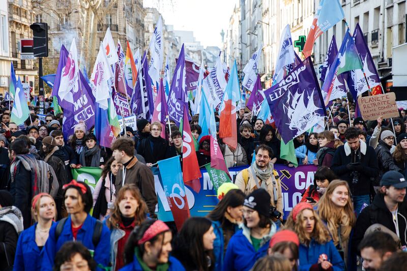Nueva jornada de protestas en las principales calles de Francia para detener el cambio en la edad de jubilación